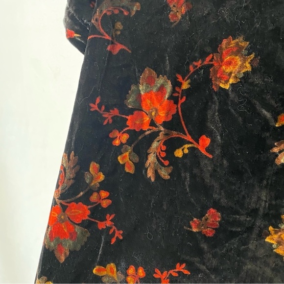 Ann Taylor Loft Black Velvet Floral Off Shoulder Top Blouse Flutter Petite Large - Picture 3 of 7